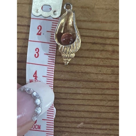 Vintage Gold Shell Pendant with Real Goldstone - Picture 6 of 7